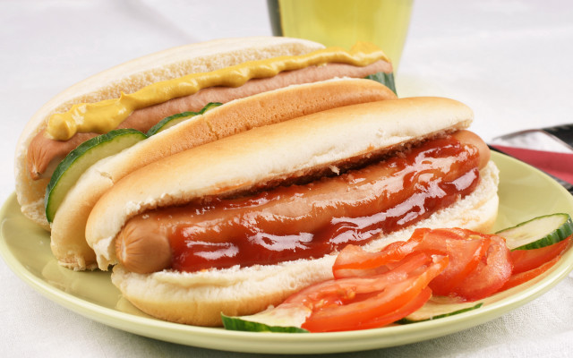 Hot dogs drink napkin table free wallpaper for desktop - medium preview image