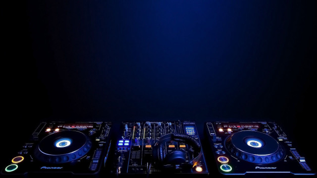 Dj set up controller lights free wallpaper for desktop - medium preview image
