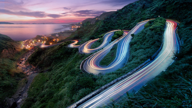Winding road ocean city dusk free wallpaper for desktop - medium preview image
