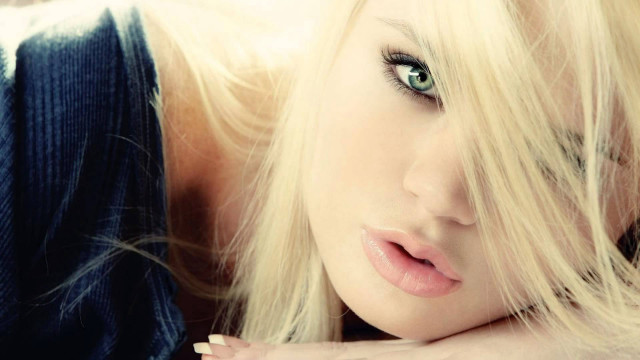 Blonde green eyes woman posing free wallpaper for desktop - medium preview image