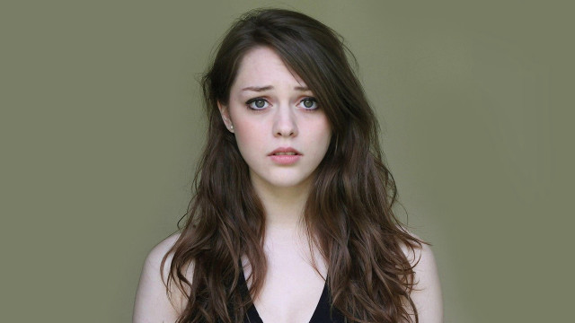 Woman longhair blacktop greenbackground portrait free wallpaper for desktop - medium preview image