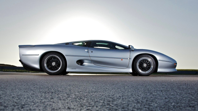 Silver sports car sun sky free wallpaper for desktop - medium preview image