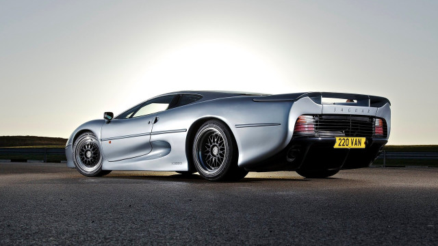 Silver sports car sun background free wallpaper for desktop - medium preview image