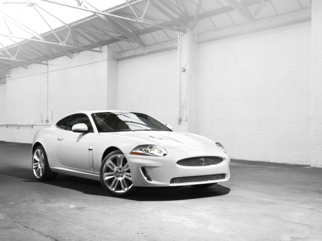 White car garage white wall free wallpaper for desktop - medium preview image