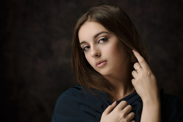 Woman ring dark room pose free wallpaper for desktop - medium preview image