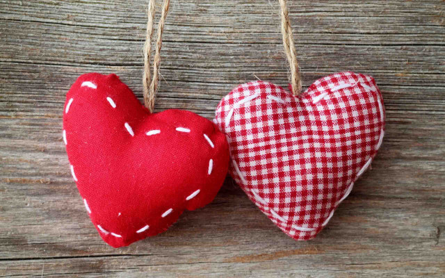 Two red hearts hanging wooden free wallpaper for desktop - medium preview image