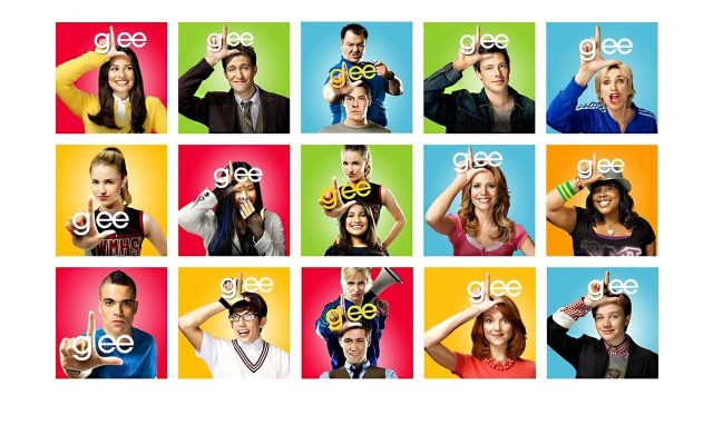 Glee sign peace sign group free wallpaper for desktop - medium preview image