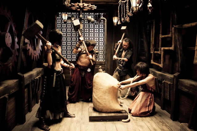 Group people room large animal free wallpaper for desktop - medium preview image