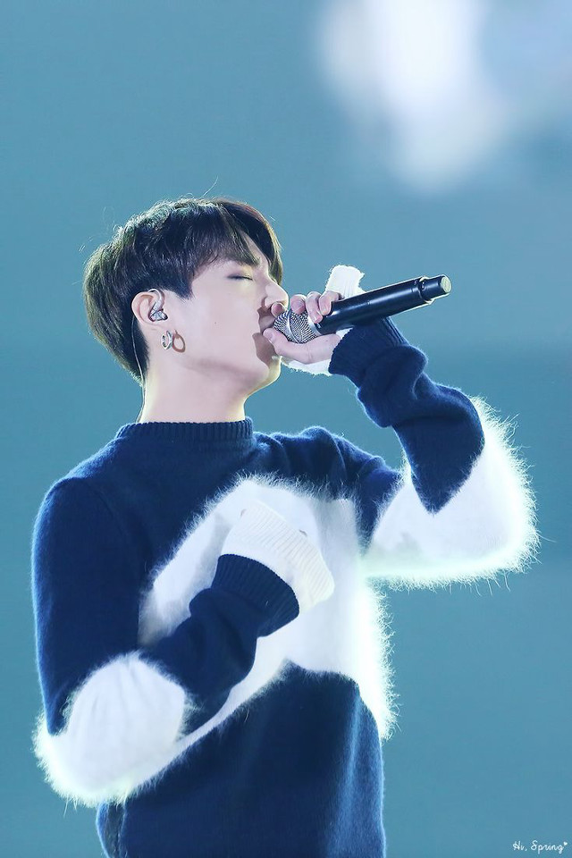 Male blue sweater white black free wallpaper for mobile - medium preview image