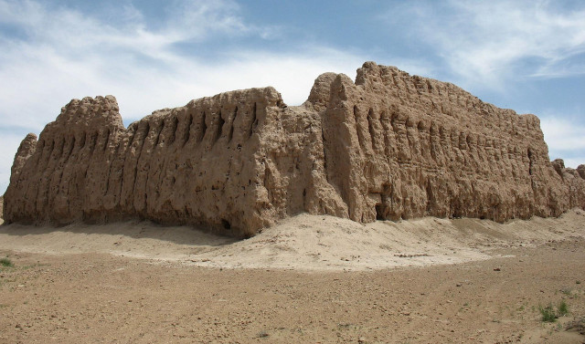 Sandcastle rocks desert sky clouds free wallpaper for desktop - medium preview image