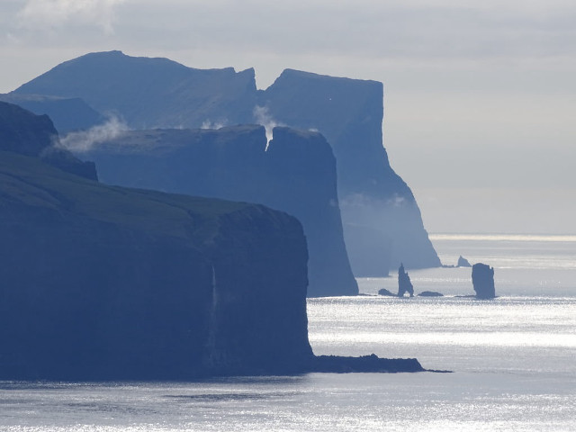 Lake mountain boat fog water free wallpaper for desktop - medium preview image