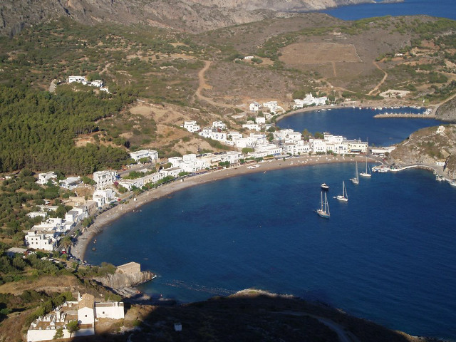 Bay boats mountain water view free wallpaper for desktop - medium preview image