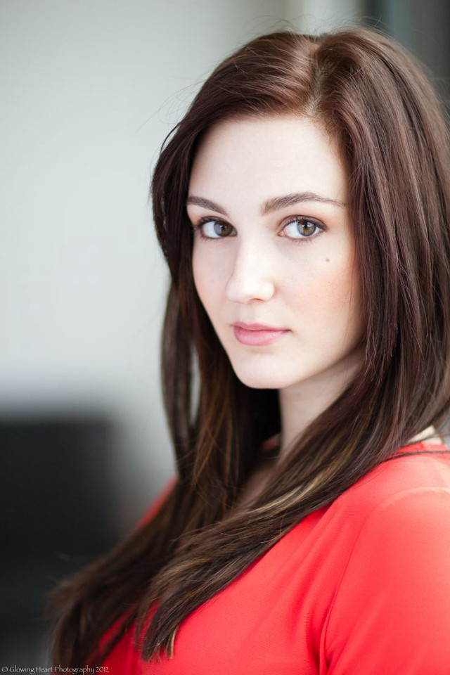 Anna findlay leesha hannigan american free wallpaper for mobile - medium preview image