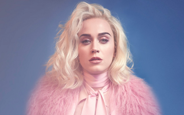 Blonde woman pink coat blue free wallpaper for desktop - medium preview image