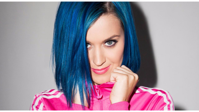 Blue hair pink jacket woman free wallpaper for desktop - medium preview image