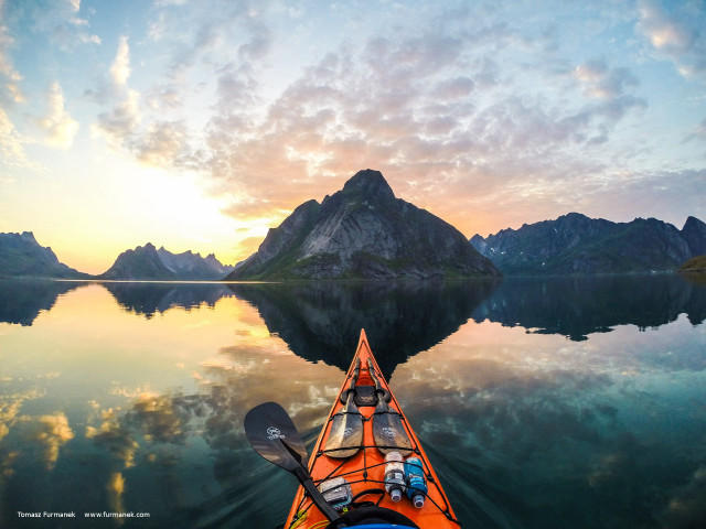 Kayak water mountains sunset dawn free wallpaper for desktop - medium preview image