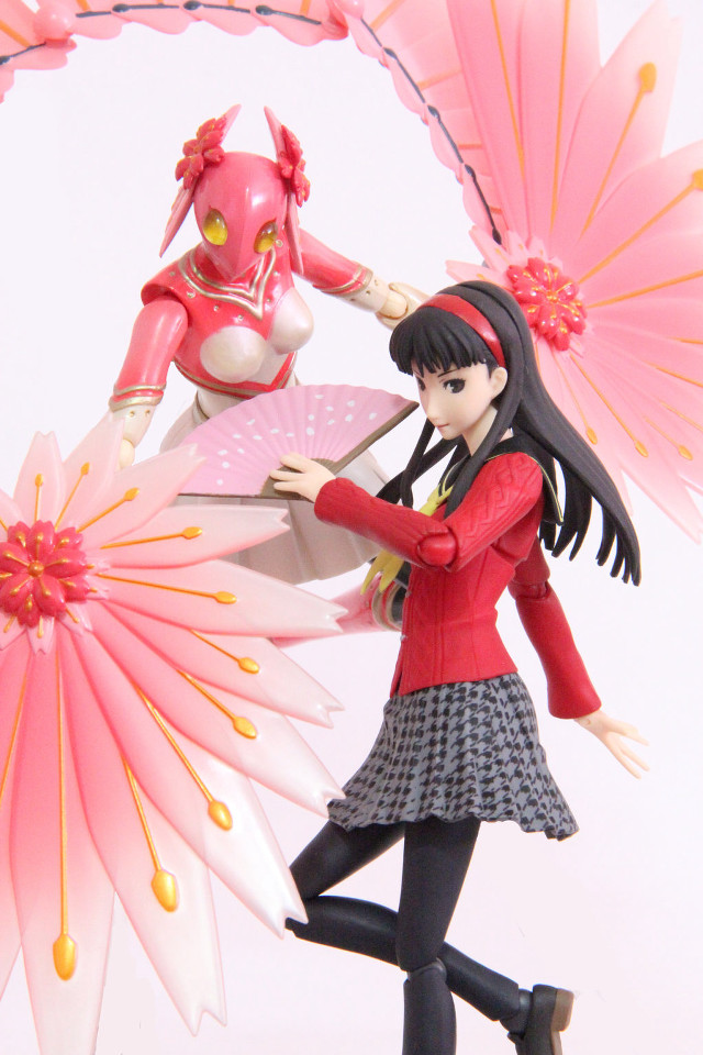 Girl holding pink flower figure free wallpaper for mobile - medium preview image