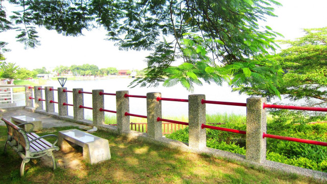 Bench table grassy river red free wallpaper for desktop - medium preview image