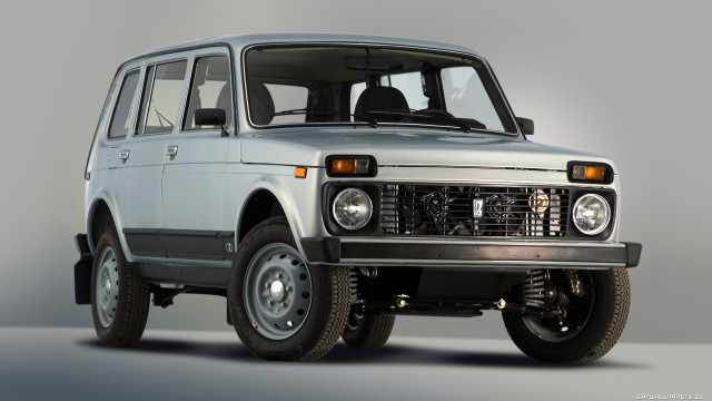 White suv black front wheel free wallpaper for desktop - medium preview image