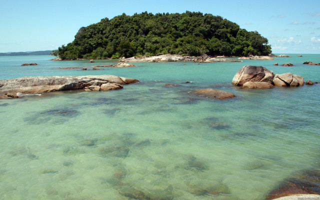 Small island water rocks trees free wallpaper for desktop - medium preview image