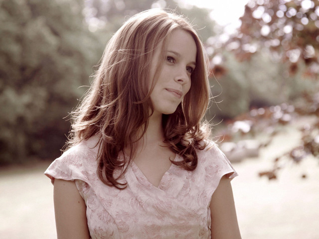 Woman dress park trees frisbee free wallpaper for desktop - medium preview image