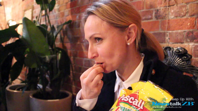 Elisabeth collins chips plant rain free wallpaper for desktop - medium preview image