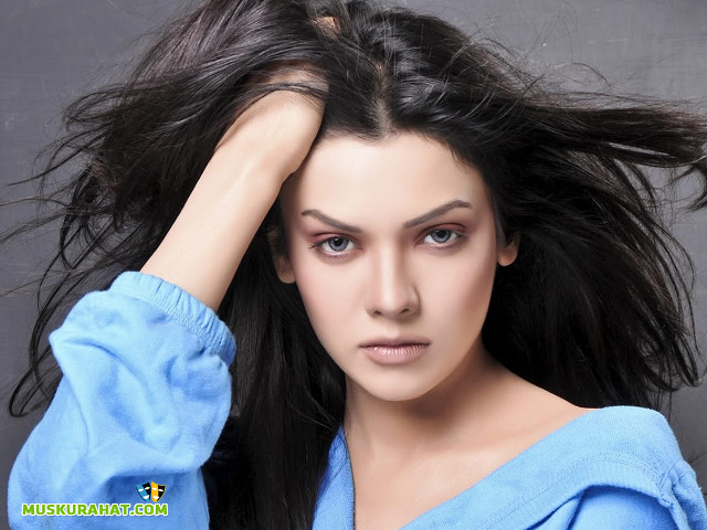 Woman long hair posing picture #16 free wallpaper for desktop - medium preview image