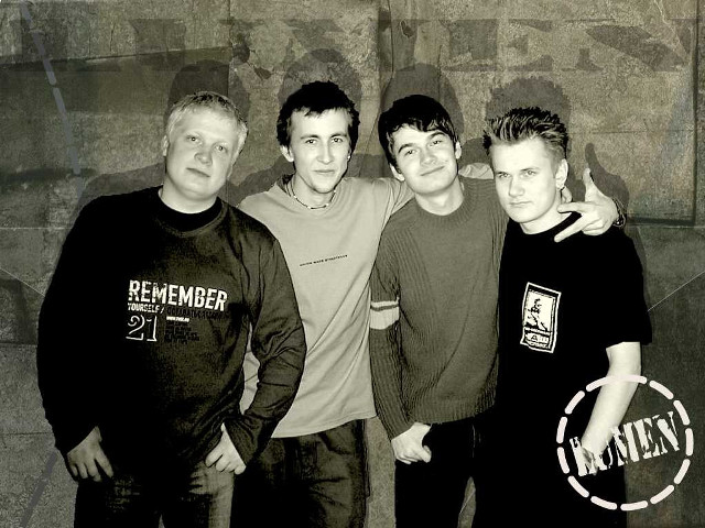 Men graffiti wall group standing #2 free wallpaper for desktop - medium preview image