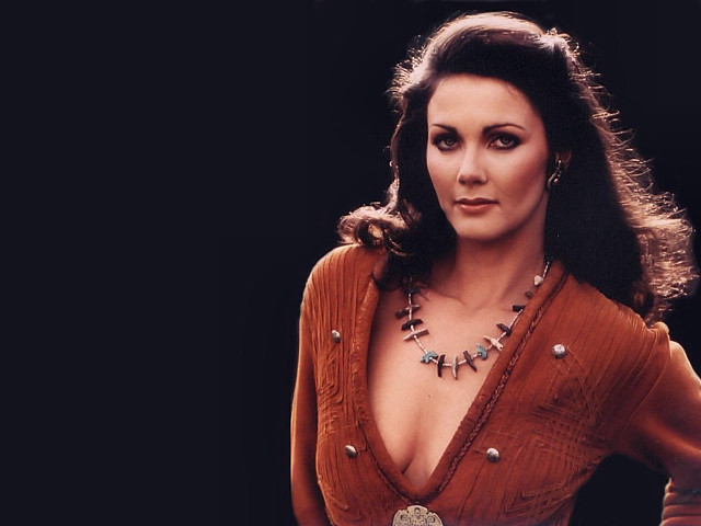 Woman necklace brown dress black #2 free wallpaper for desktop - medium preview image