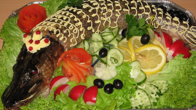 Fish vegetables plate food dinner free wallpaper for desktop - medium preview image