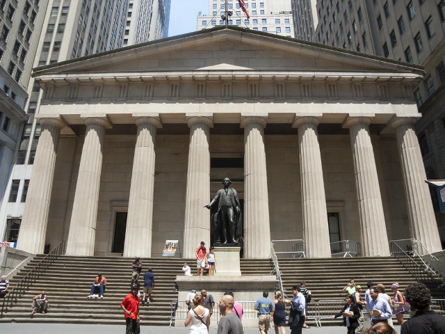 People building columns statue walking free wallpaper for desktop - medium preview image