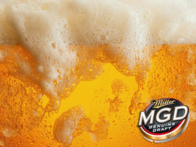 Close up beer foamy bubbles free wallpaper for desktop - medium preview image