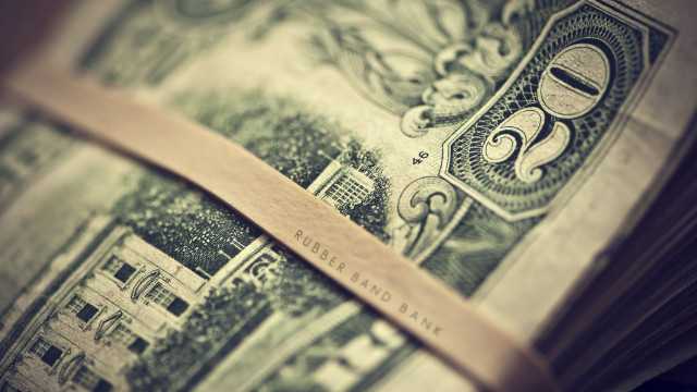 Stack twenty dollar bills brown free wallpaper for desktop - medium preview image