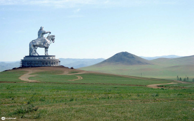 Horse rider statue hill mountain free wallpaper for desktop - medium preview image