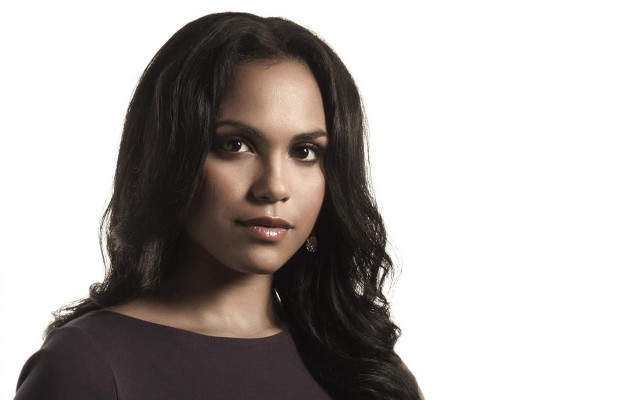 Woman longhair blacktop portrait jewelry free wallpaper for desktop - medium preview image