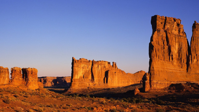 Desert landscape rocks blue sky free wallpaper for desktop - medium preview image