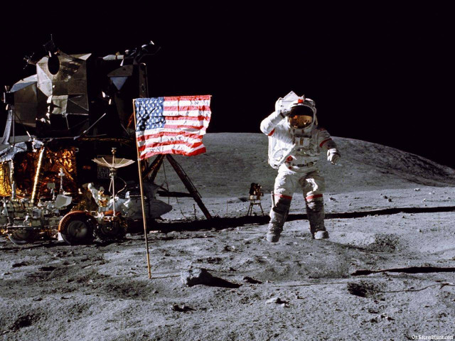 Astronaut moon flag shuttle earth free wallpaper for desktop - medium preview image