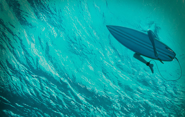 Man wet suit holding surfboard free wallpaper for desktop - medium preview image