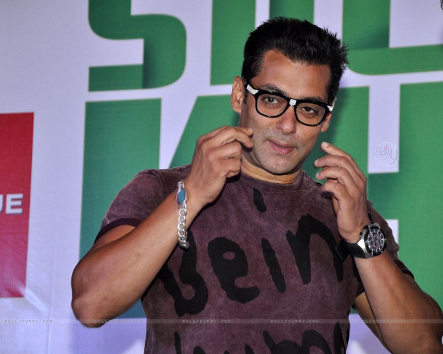 Man glasses posing hands hips free wallpaper for desktop - medium preview image