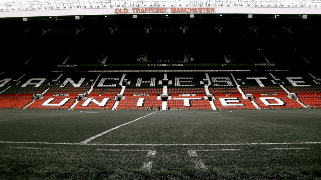 Manchester united soccer field red free wallpaper for desktop - medium preview image