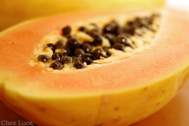Papaya seeds tabletop knife fork free wallpaper for desktop - medium preview image