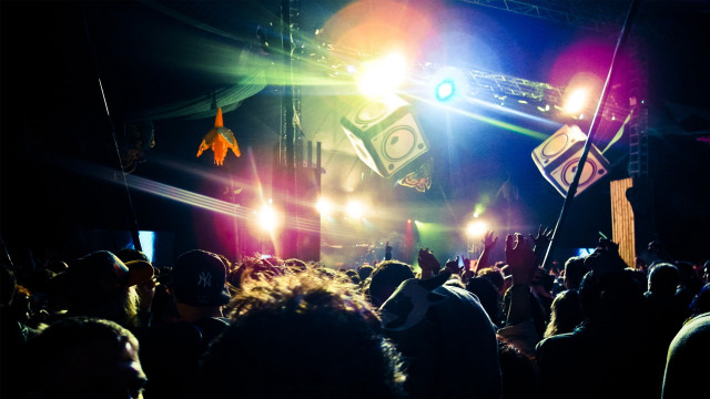 Crowd stage lights speaker gathering free wallpaper for desktop - medium preview image