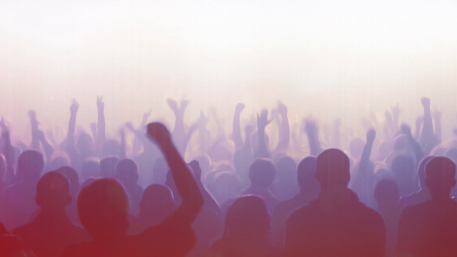 Concert crowd pink blue silhouette free wallpaper for desktop - medium preview image