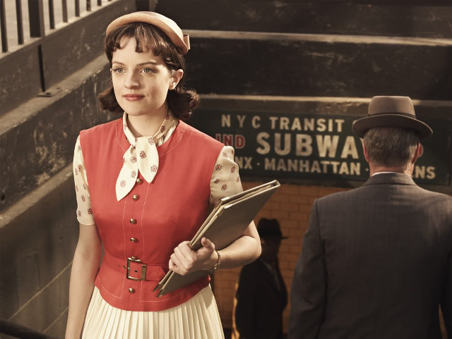 Woman red dress man suit #4 free wallpaper for desktop - medium preview image