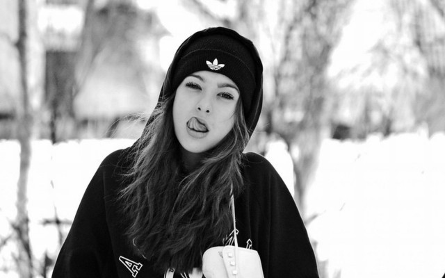 Woman hat drink snow covered free wallpaper for desktop - medium preview image