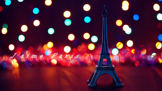 Eiffel tower model colorful bokeh free wallpaper for desktop - medium preview image