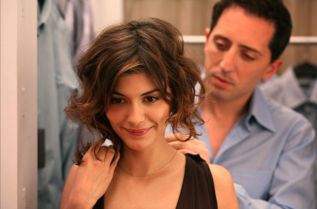 Man helping woman hair dressing free wallpaper for desktop - medium preview image