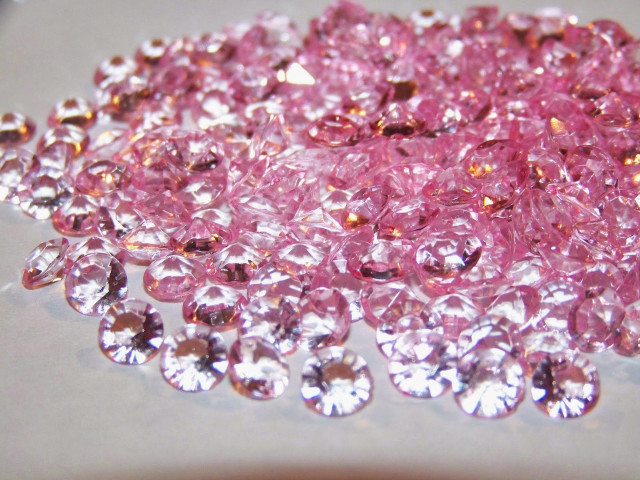 Pink white diamonds tabletop white free wallpaper for desktop - medium preview image