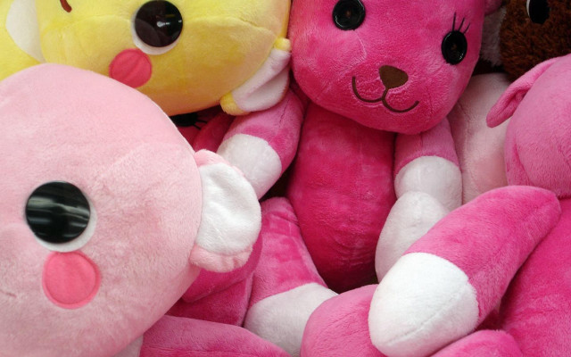 Pink yellow stuffed animals eyes free wallpaper for desktop - medium preview image