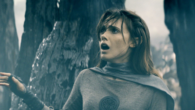 Woman hoodie cellphone surprised look free wallpaper for desktop - medium preview image